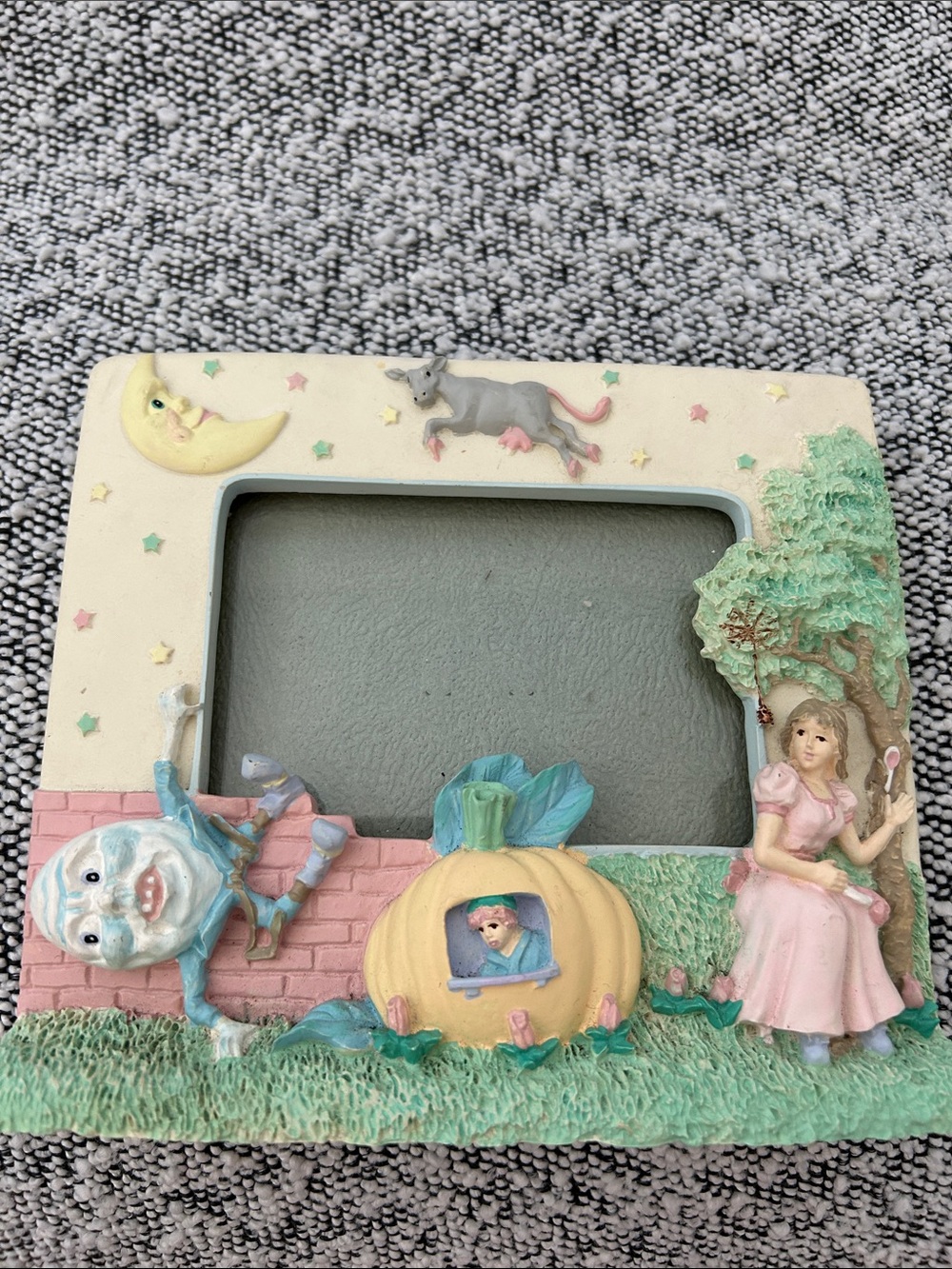 LIKE NEW Children’s Storybook Themed Picture Frame